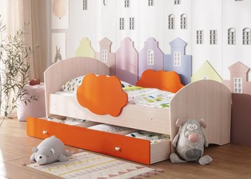 Детская кровать Тучка с ящиком, корпус Дуб млечный, фасад Оранжевый в Рязани