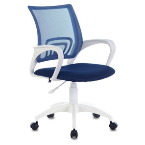 Кресло Brabix Fly MG-396W (с подлокотниками, пластик белый, сетка, темно-синее) 532399 в Рязани